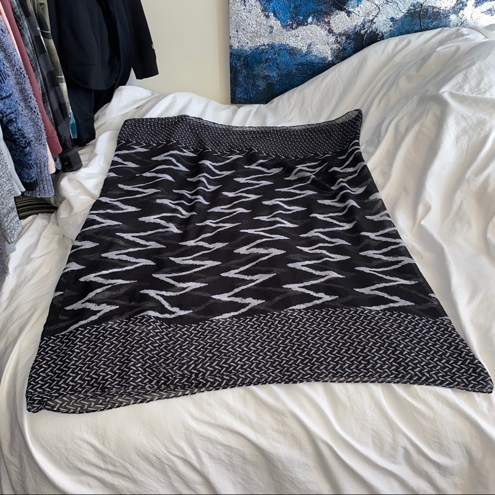 Light, multi patterned infinity scarf - Picture 3 of 4